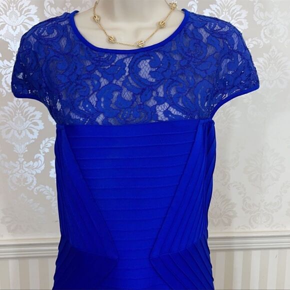 Tadashi Shoji Pintuck Paneled Sheath Dress in Royal Blue M - Picture 4 of 10